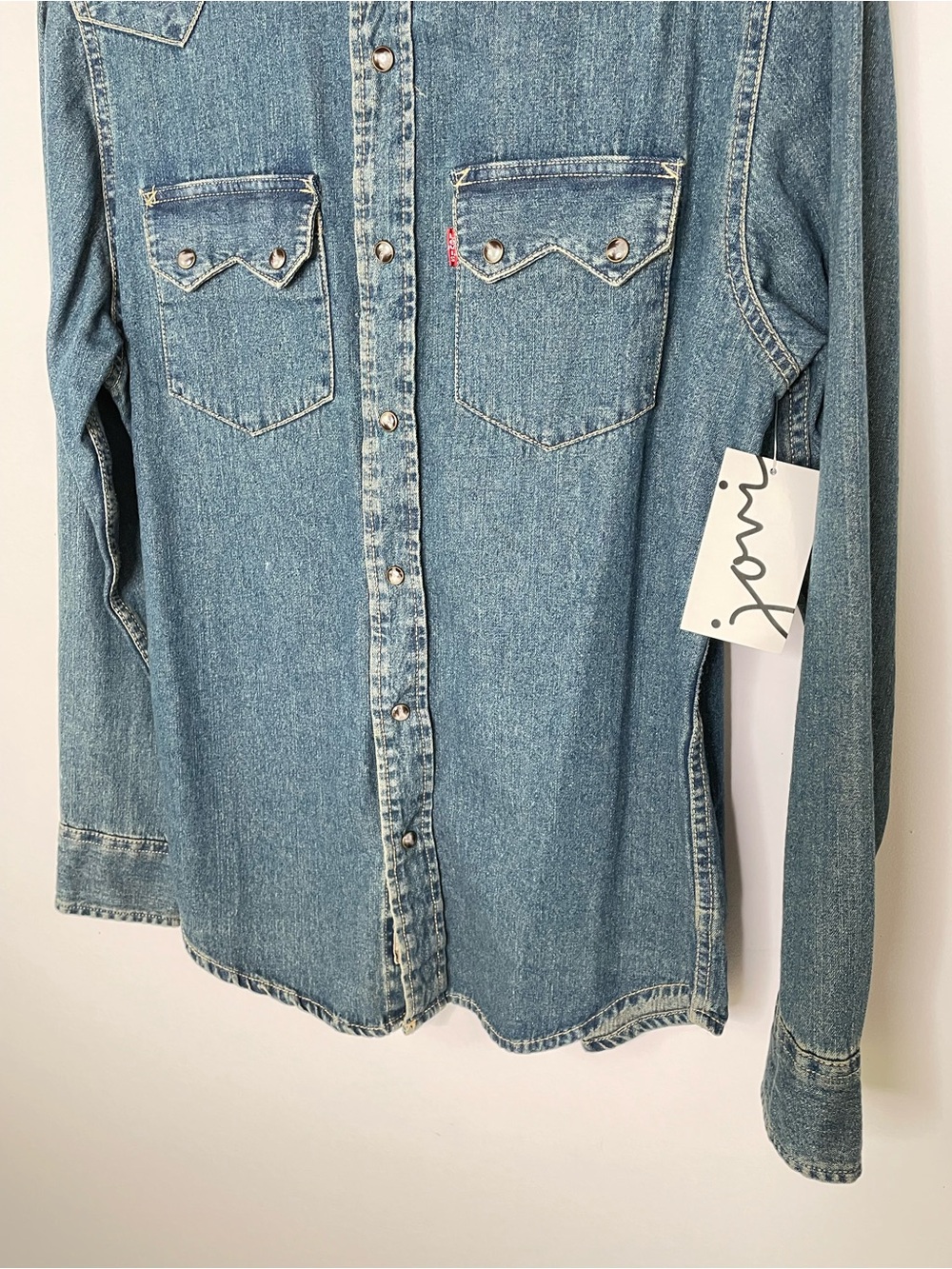 Boho Western | Levi's Yoke Denim Shirt | Bronze Swirl Snap Button | Medium Wash - Picture 4 of 13